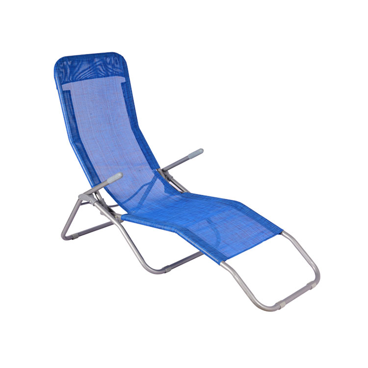 Tumbona de metal curvo