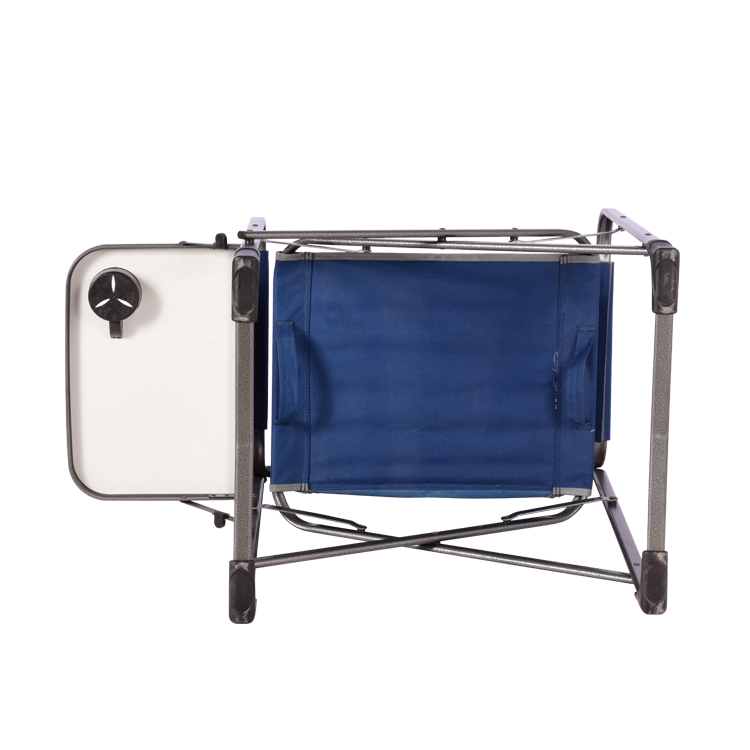 Silla de director al aire libre con mesa
