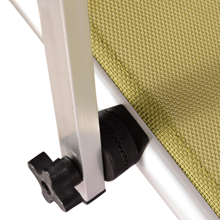 Cama de playa al aire libre con parasol