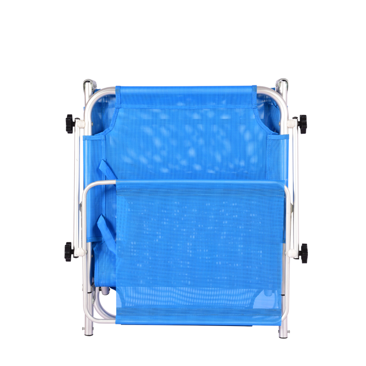 Cama de playa al aire libre con parasol