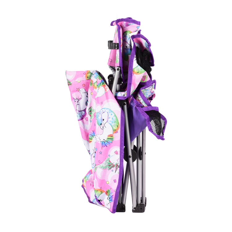 Silla infantil cubierta con dosel